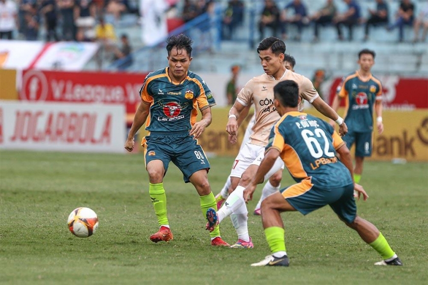 HAGL và CAHN nhận án phạt tại V-League 546817